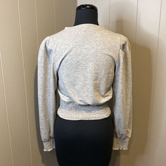 NWT Aqua Women’s Small Cropped Long Sleeve Top Shoulder Pads Smocking Hem. Small - Picture 4 of 6